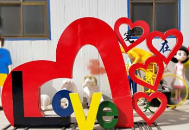 愛(ài)在春天love不銹鋼愛(ài)情主題雕塑擺件