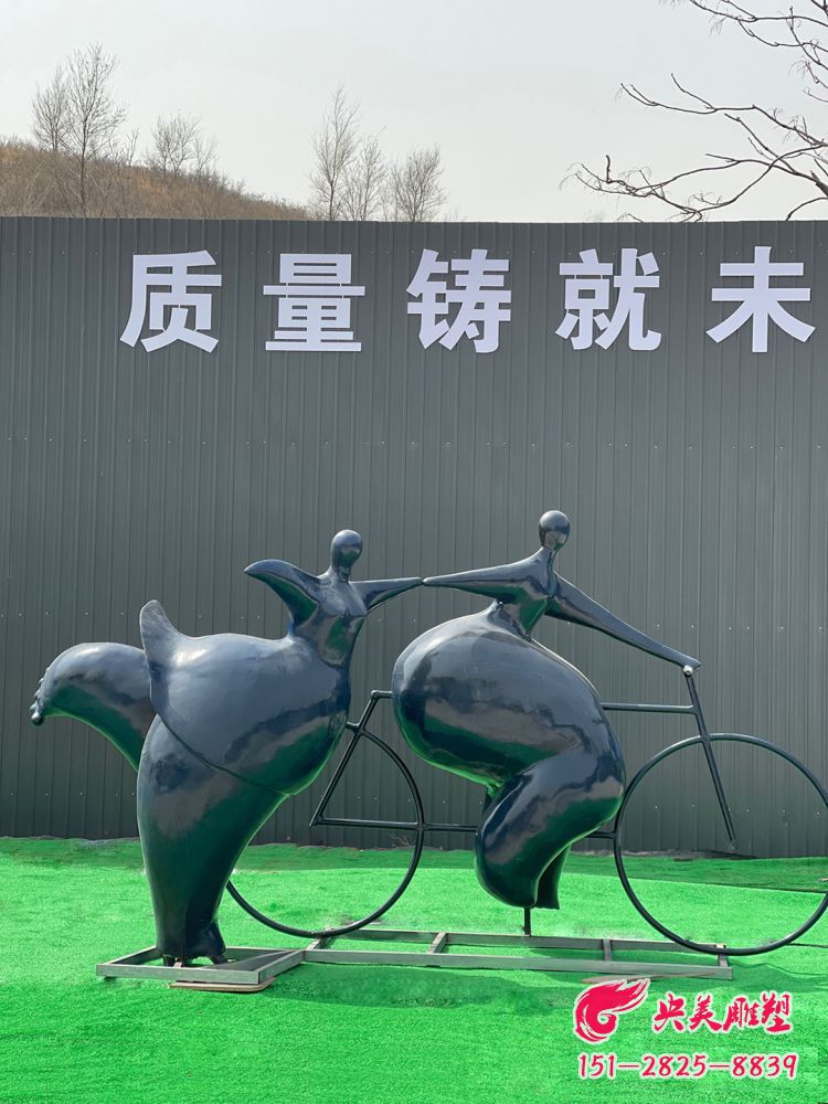 抽象騎車大胖子-玻璃鋼可愛騎車運動人物雕塑圖片