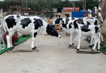 仿真奶牛-玻璃鋼仿真動物之奶牛雕塑