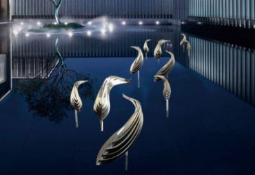 不銹鋼魚雕塑，抽象不銹鋼魚群雕塑，房地產(chǎn)別墅庭院水景裝飾