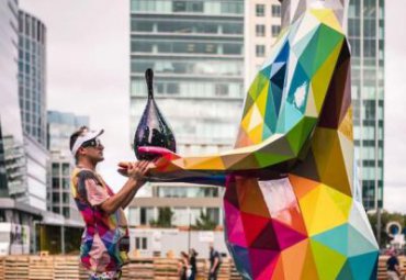 廣場玻璃鋼抽象幾何彩繪企鵝雕塑