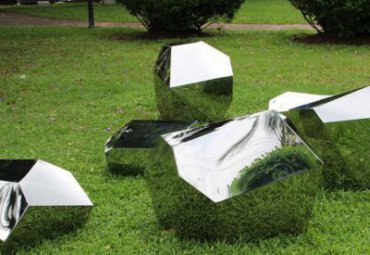 廣場(chǎng)不銹鋼鏡面石頭雕塑