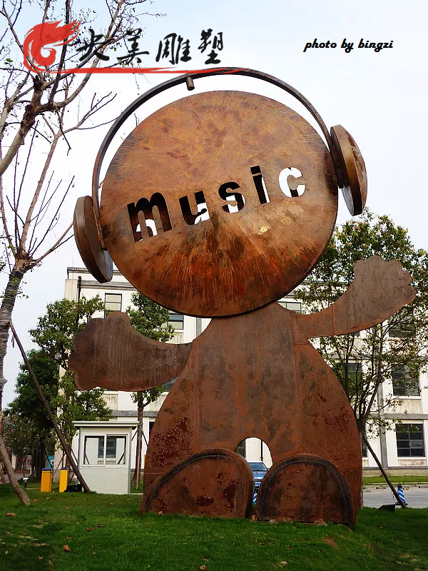 園林綠地?cái)[放不銹鋼抽象音樂(lè)人物雕塑圖片