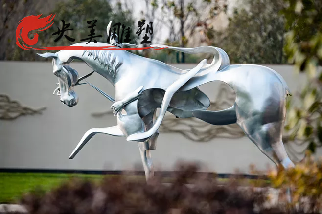 園林綠地擺放不銹鋼鏤空馬雕塑圖片