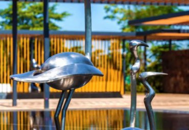 酒店不銹鋼抽象火烈鳥(niǎo)水景觀雕塑