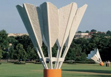 廣場(chǎng)創(chuàng)意玻璃鋼大型玻璃鋼羽毛球雕塑