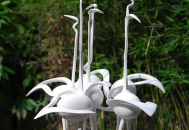 廣場(chǎng)擺放不銹鋼抽象仙鶴雕塑