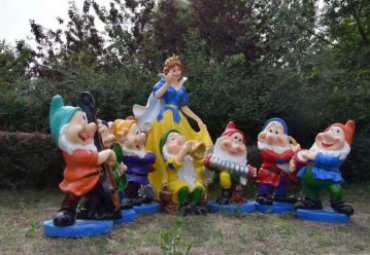 游樂場擺放玻璃鋼卡通白雪公主七個小矮人雕塑