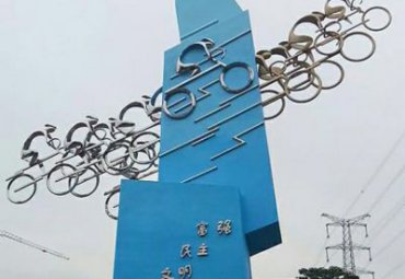 廣場不銹鋼抽象賽車運動人物雕塑