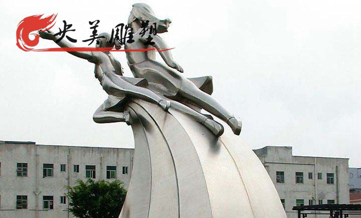 廣場擺放不銹鋼校園人物雕塑圖片