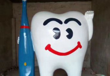 學校擺放玻璃鋼卡通牙齒公仔雕塑