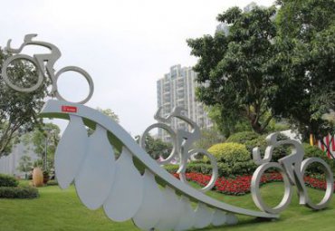 廣場(chǎng)不銹鋼抽象賽車運(yùn)動(dòng)人物雕塑