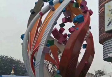 廣場擺放不銹鋼抽象藝術(shù)景觀雕塑