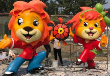 商場擺放玻璃鋼卡通獅子公仔雕塑