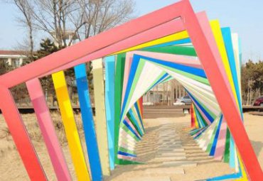 廣場(chǎng)不銹鋼彩繪相框拱門(mén)雕塑