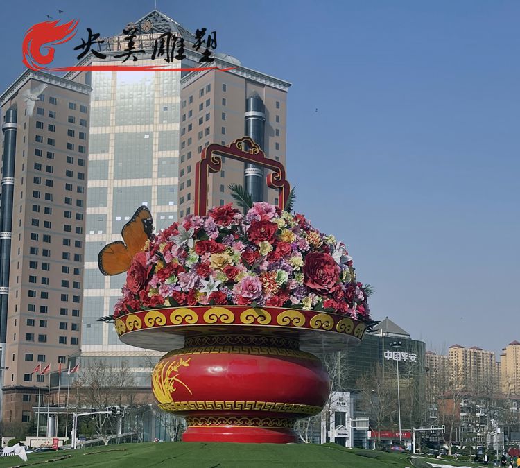 城市廣場擺放玻璃鋼彩繪蝴蝶大花籃雕塑圖片