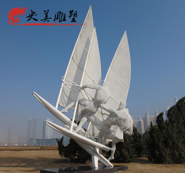 公園戶外擺放不銹鋼網(wǎng)格帆船運(yùn)動人物雕塑圖片