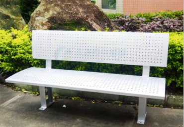 不銹鋼鏤空創(chuàng)意白色靠背長椅雕塑