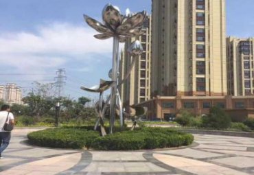 小區(qū)花園擺放不銹鋼鏡面荷花景觀(guān)雕塑