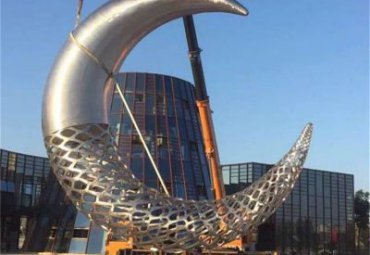 廣場(chǎng)不銹鋼創(chuàng)意鏤空月亮景觀(guān)雕塑